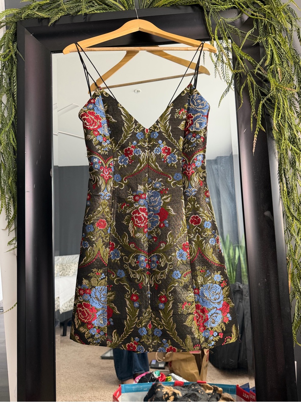 NWT Alice + Olivia Tayla Floral Jacquard Lantern Mini Dress | Size 12 - Picture 7 of 17